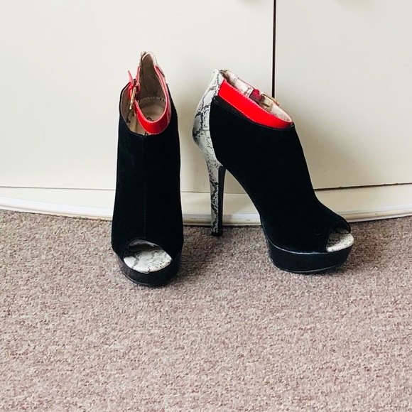 Women’s Platform Sandals - Picture 2 of 8